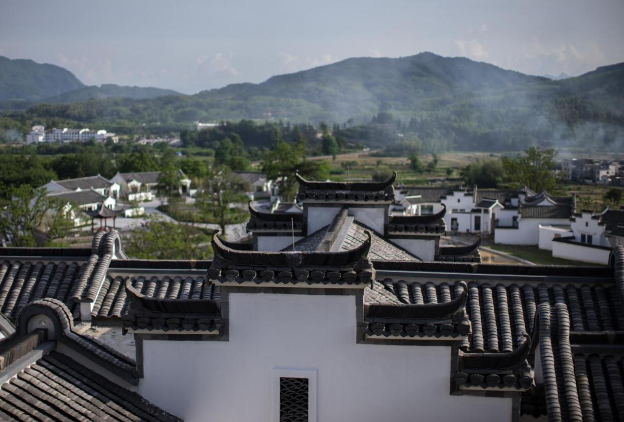 Banyan Tree Hotel Huangshan-The Ancient Charm Of Huizhou, A Paradise מראה חיצוני תמונה