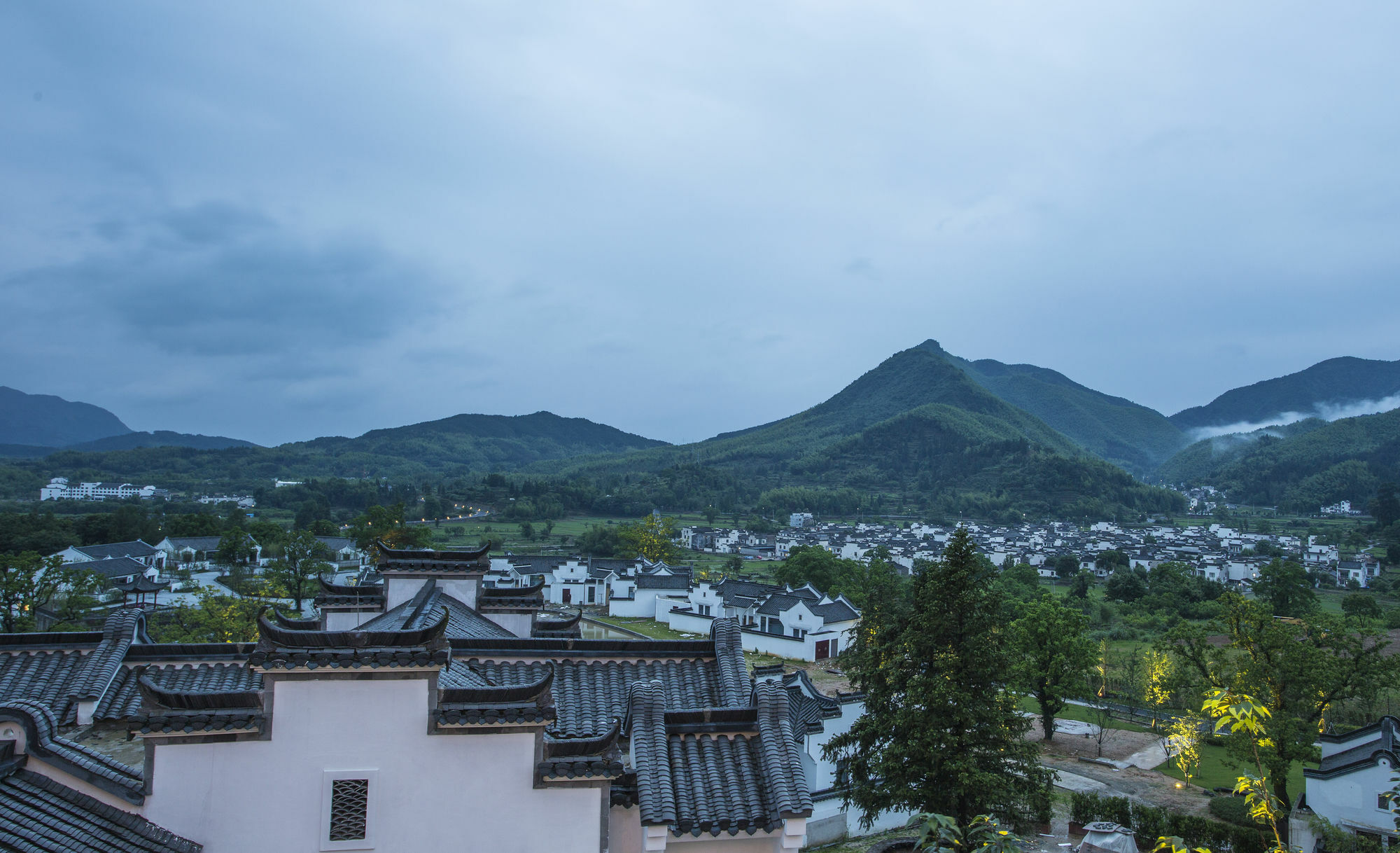Banyan Tree Hotel Huangshan-The Ancient Charm Of Huizhou, A Paradise מראה חיצוני תמונה